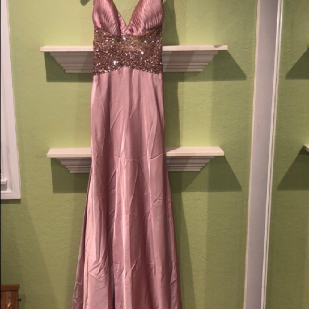 Stunning mauve pageant prom wedding dress